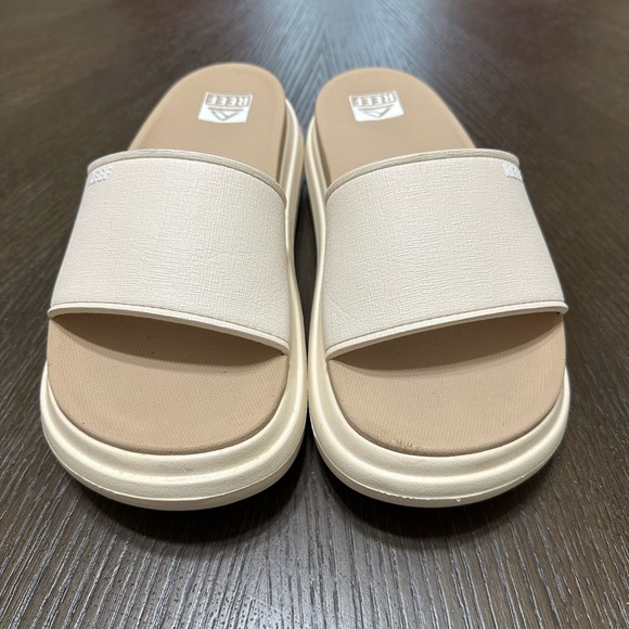 REEF Cushion Bondi Bay Lightweight
Squishy Footbed Water Friendly Sandals, W9 - Picture 5 of 11